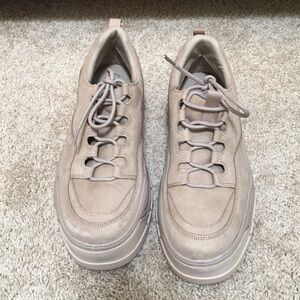 New! Pull & Bear men’s SZ 10, brown sneakers